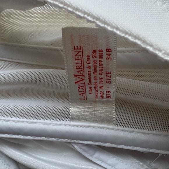 Lady Marlene white satin corset - Picture 3 of 4